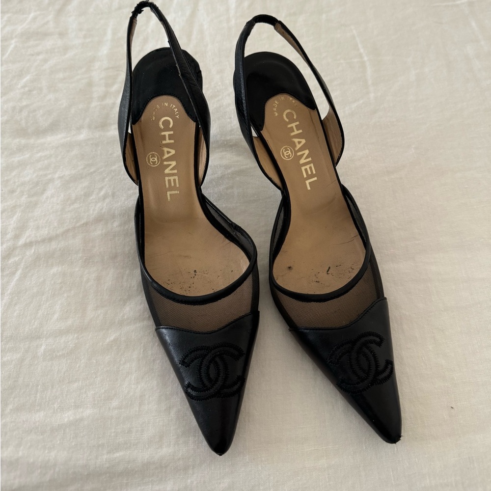Chanel black pointed toe kitten heels